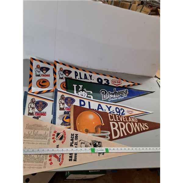 (7) Pennants; Usask, Cleveland Browns, PLAY 93 Cards, Misc