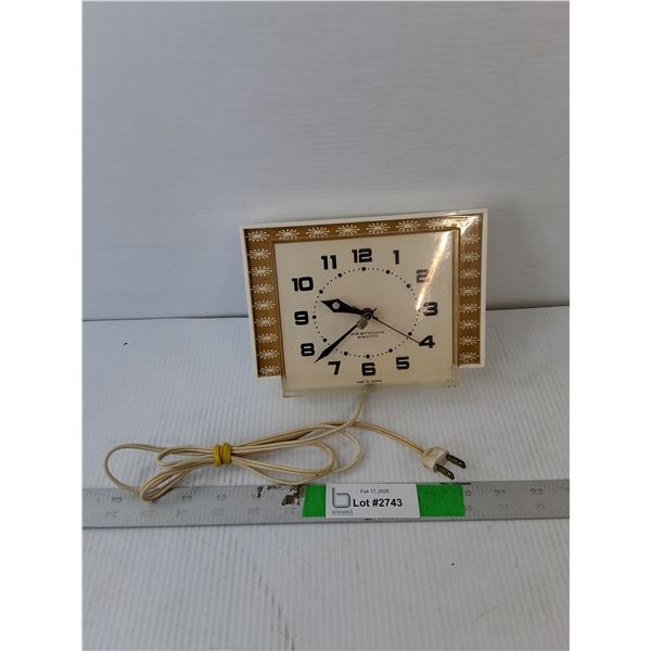 Vintage Electric Wall Clock- Powers On