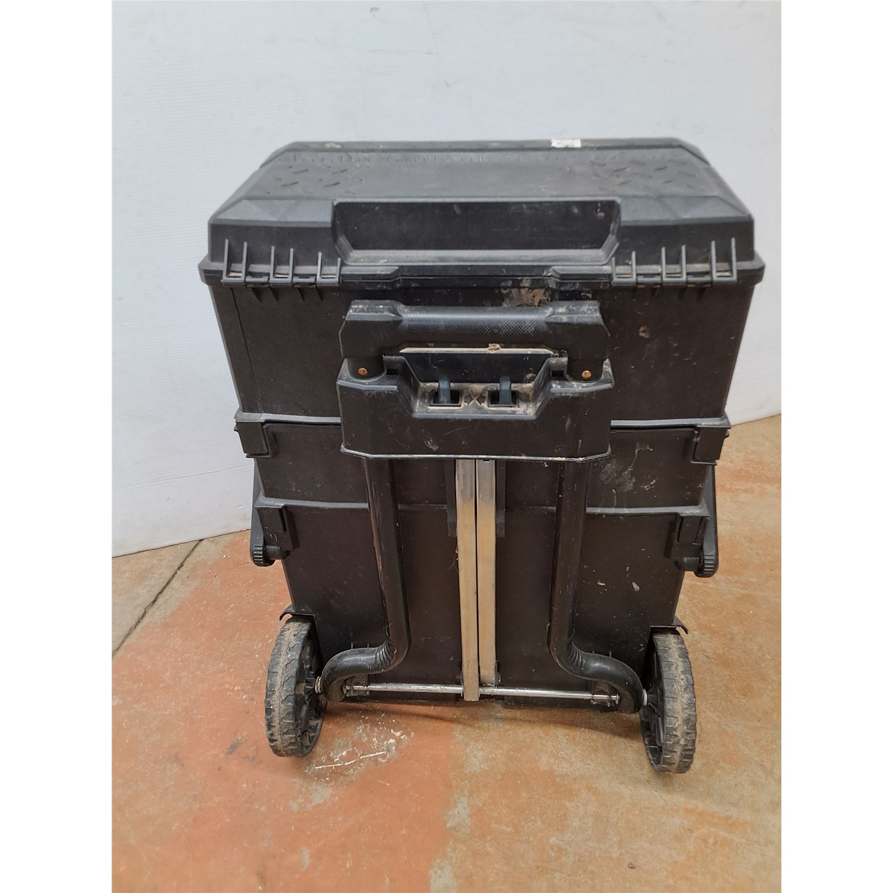*DeWalt Rolling Toolbox w/Plastic Caddy 28