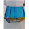 Image 3 : Box of Puppy Training Pads and Cooler (2 Compartments)