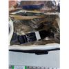 Image 6 : Box of Puppy Training Pads and Cooler (2 Compartments)