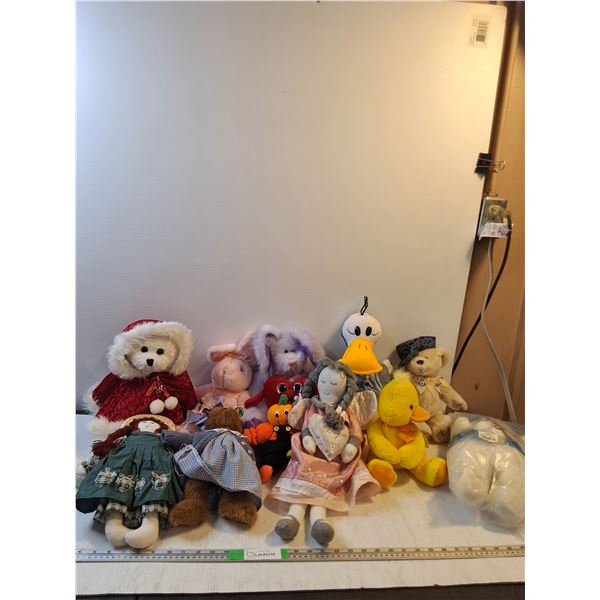 Box Of Various Stuffies ( Up To 20")