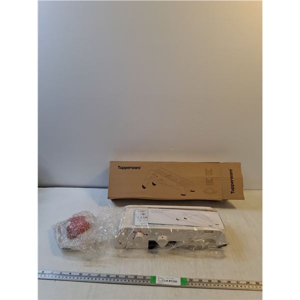 Tupperware Time Savers Mandoline (NIB)