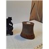 Image 3 : (2) Silhouette Frames, Porcelain Tea Light Holder