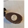 Image 5 : (2) Silhouette Frames, Porcelain Tea Light Holder