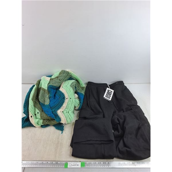 SWS Athletics Cargo Pants - Size XS, Crochet Afghan 50" x 53"