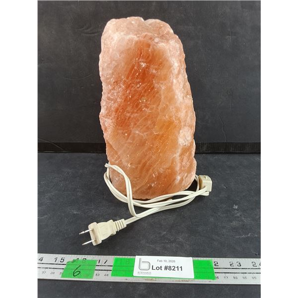 Himalayan Salt Lamp - Powers On, As Is - PICK UP