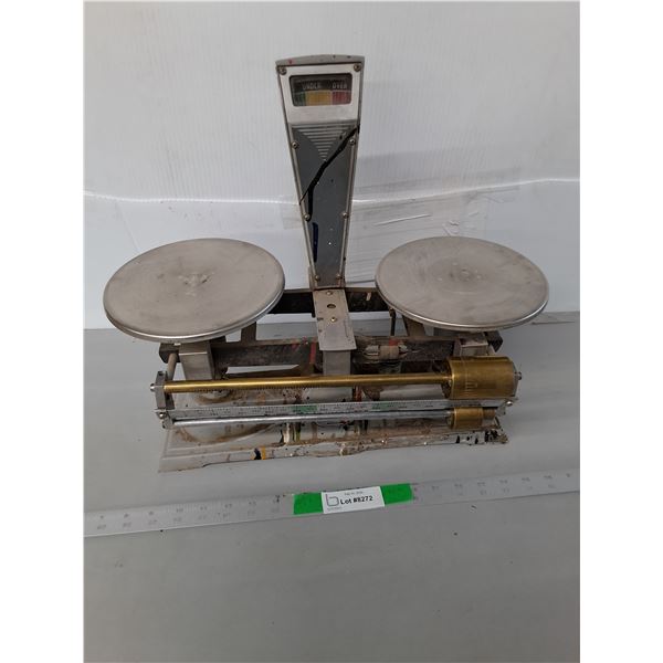 Ohaus Scale 16.25" x 8" x 15" - PICK UP ONLY