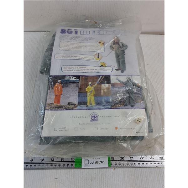 (1) 801 Hurricane Multi-Resistant Rain Suit-appears new