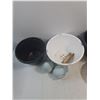 Image 2 : (7) Planter Pots Up To 13", Bird Garden Deco, Misc