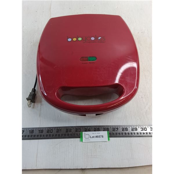 Babycakes Cupcake Maker - Powers On, As is