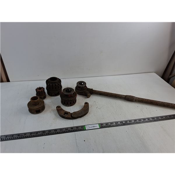 Pipe Threader Dye With Handle & Pipe Measuring Tool - PICK UP