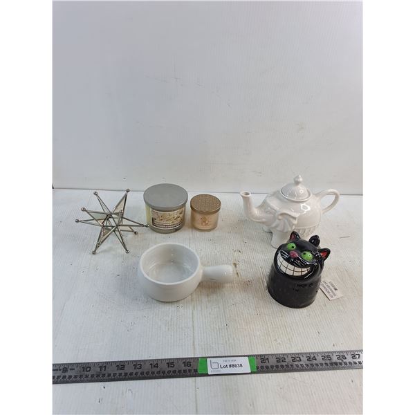 (2) Candles, Elephant Tea Pot, Star Decor