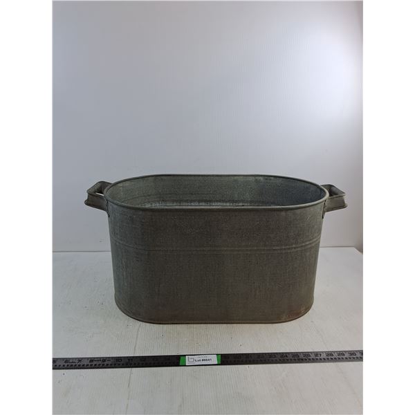 Vintage Oval Metal Wash Tub- 23" x 12" x 12", Pickup Preferred