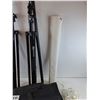 Image 3 : Photo Studio Light Stand Kit w/Carry Bag, Backdrop Support Pole & White Background