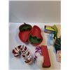 Image 2 : Chip & Dip Bowls, Razor, Flamingo Clip, Cookie Can, Misc