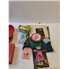 Image 3 : Chip & Dip Bowls, Razor, Flamingo Clip, Cookie Can, Misc