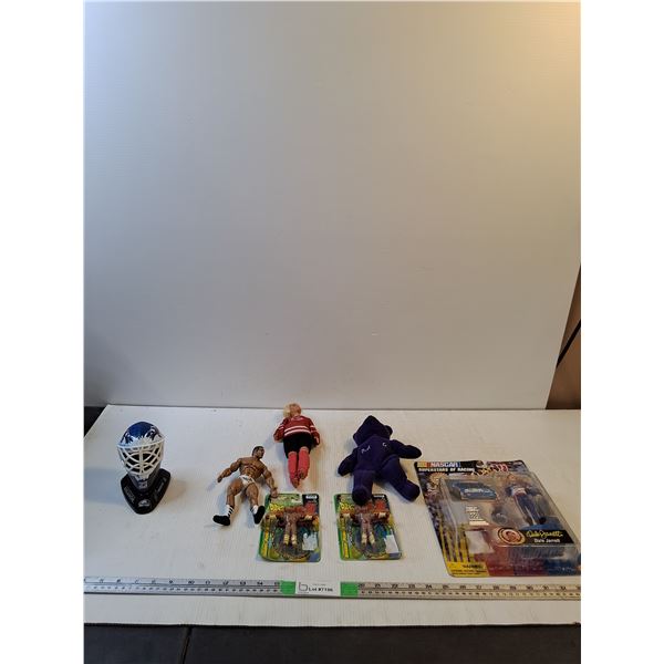 Barbie, Purple Stuffie Bear, Hockey Mask Plastic Mount, DragonballZ Figurines, Misc