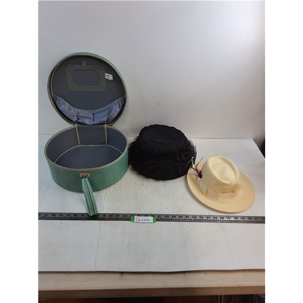 Vintage Hat Box Travel Case, Ladies Fashionable Hats