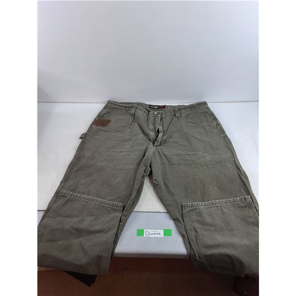Wrangler Riggs Workwear Pants - Size 42 x 32