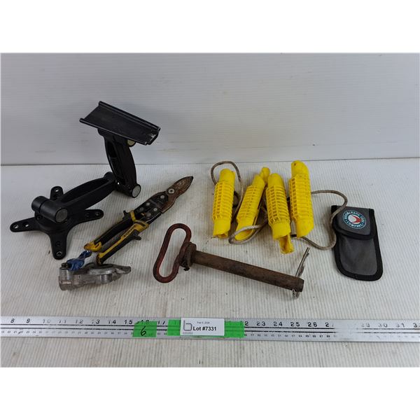 Fatmax Tin Shears, Plastic Handles, Boomerang Tool Pocket Knife Case, Wall Mounting Bracket, Misc