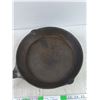 Image 2 : 11" Cast Iron Frying Pan