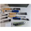 Image 3 : Wood Chisels, Utility Knife, Essential Oils, Notepad, Plastic Tool Boxes