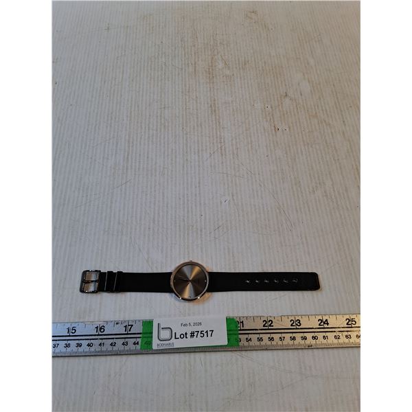 Silver Faced Quartz Watch, Black Metal Band (working)