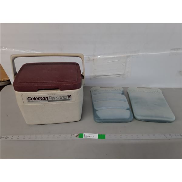 Coleman Vintage Personal8 Lunch Cooler 10.75" x 8" x 9.5" & (2) Ice Packs