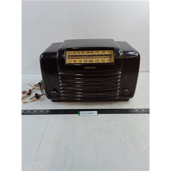 Antique Philco Tube Radio - Untested, As is - 15x9x9"