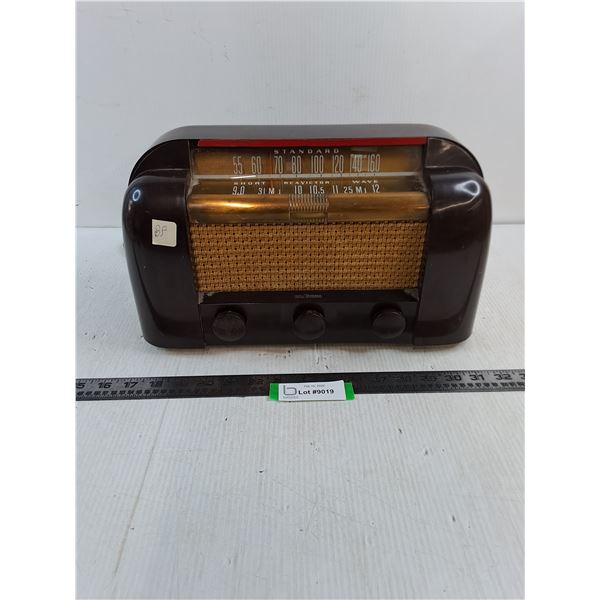 Vintage RCA Victor Short Wave Radio - No Power Detected, As is - 14x9x7"