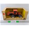 Image 1 : Allis-Chalmers 4W-305 Model Tractor with Cab 1:32 Scale