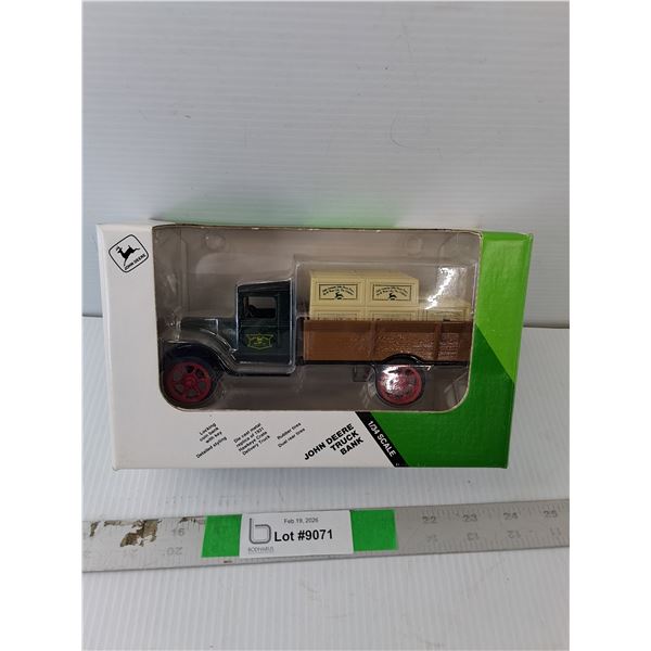 John Deere Truck Bank 1:34 Scale, NIB