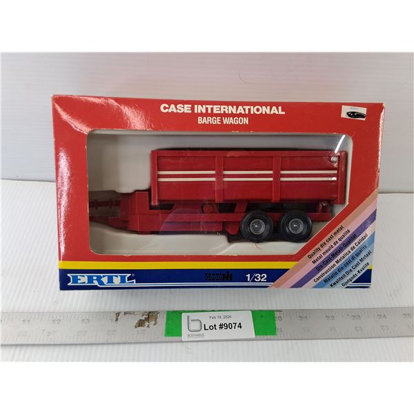 Case International Model Barge Wagon 1:32 Scale, NIB
