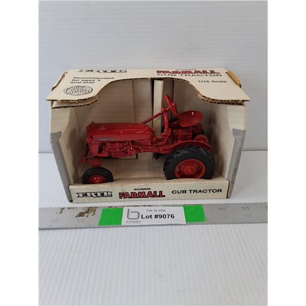 McCormick Farmall Model Cub Tractor 1:16 Scale, NIB