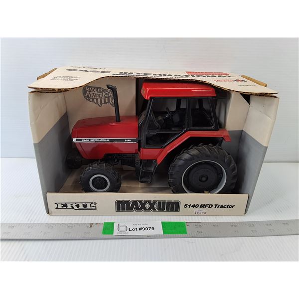Case International Maxxum 5140 MFD Model Tractor 1:16 Scale, NIB