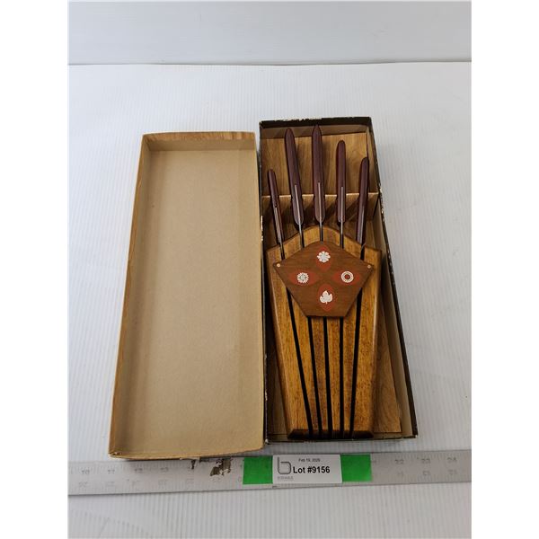 Wooden Knife Block & (5) Knives