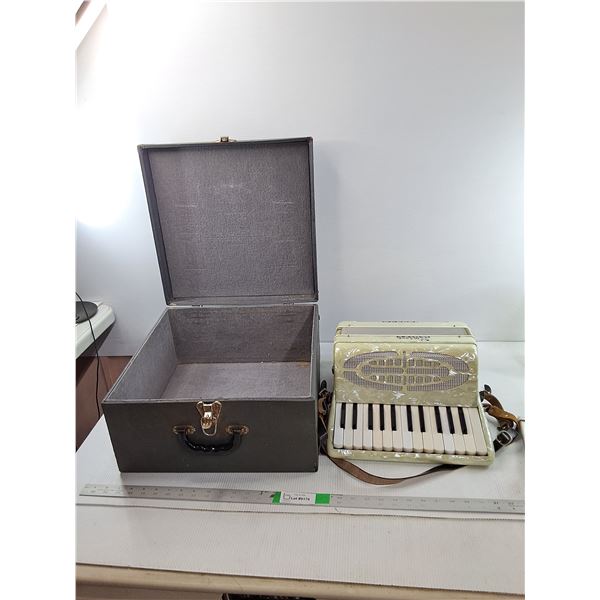 Unive Junior Size Accordian & Case- Cannot Ship