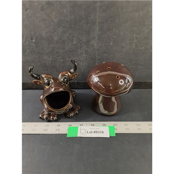Vintage DMM Ceramic Toad & Mushroom Comet & Sponge Pair