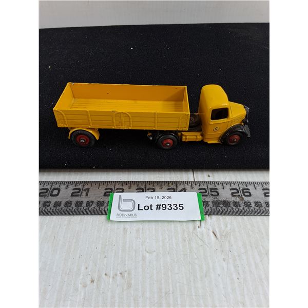Dinky Toys Bedford Truck & Trailer