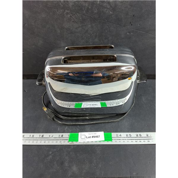 Vintage General Electric Toaster - Powers On, As Is
