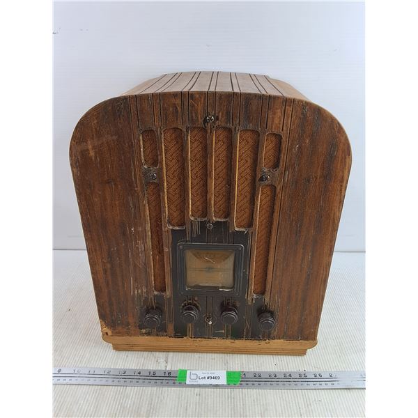 Antique Megacycles Radio 18" x 10" x 14 1/2", AS IS, PICKUP ONLY