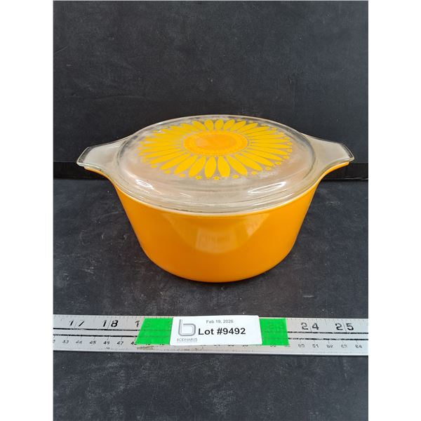 7 1/2" PYREX Sunflower Casserole Dish w/Lid