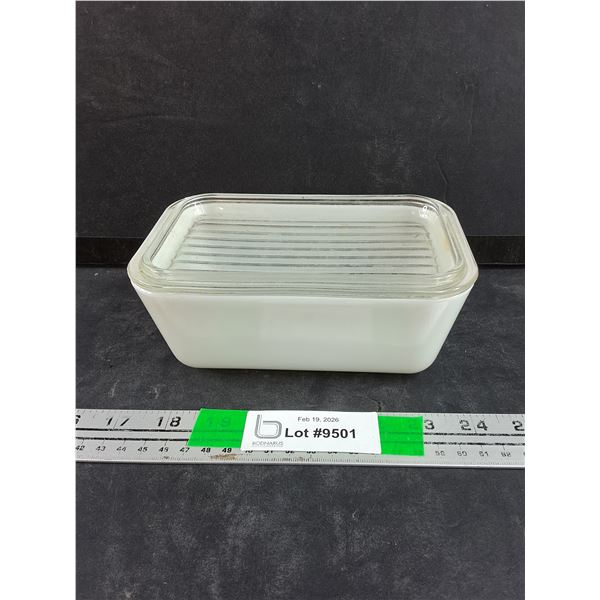 Vintage PYREX Refrigerator Dish w/Lid