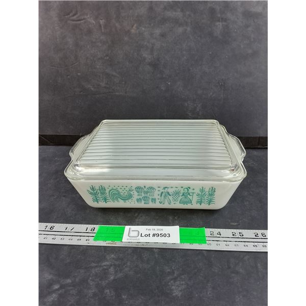 Vintage PYREX Amish Butterprint Refrigerator Dish w/Lid 9" x 7" x 3"
