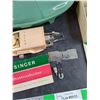 Image 4 : Vintage Singer Buttonholer & Slant Needle 404 - As Is