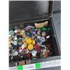 Image 3 : Assorted Vintage Buttons & Metal Box 11" x 6 1/2" x 5"