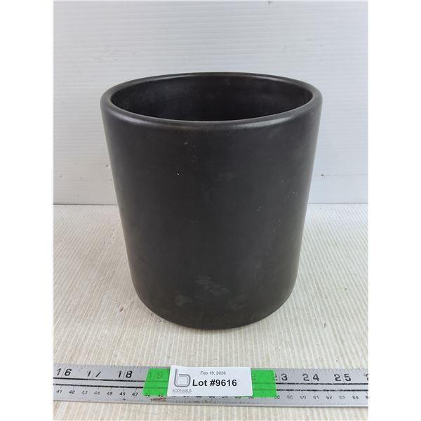 Black 1 Gallon Crock - Gainey Ceramics, La Verne, Calif,  PICKUP PREFERRED