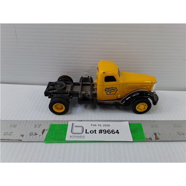 1947 Model International KB-12 Cab 1:32 Scale