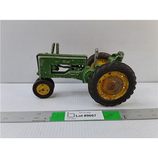 Vintage Die Cast John Deere Model Tractor 1:24 Scale
